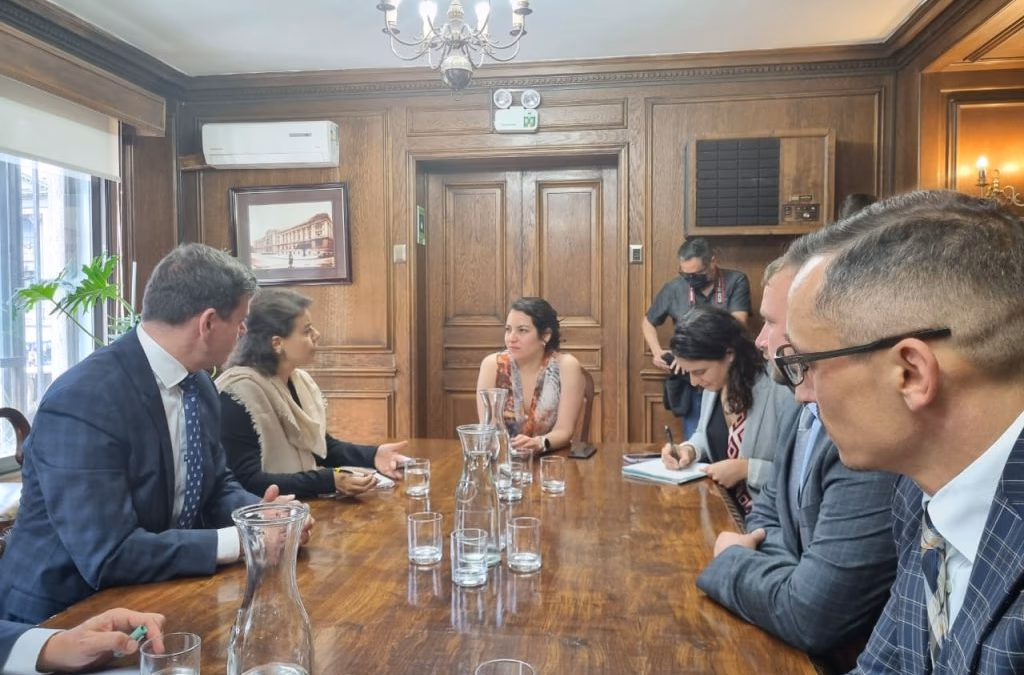 Gobierno apoyará proyectos de empresas checas en Chile
