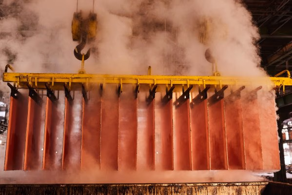 Goldman baja con fuerza sus proyecciones para el precio del cobre y advierte sobre duro ajuste