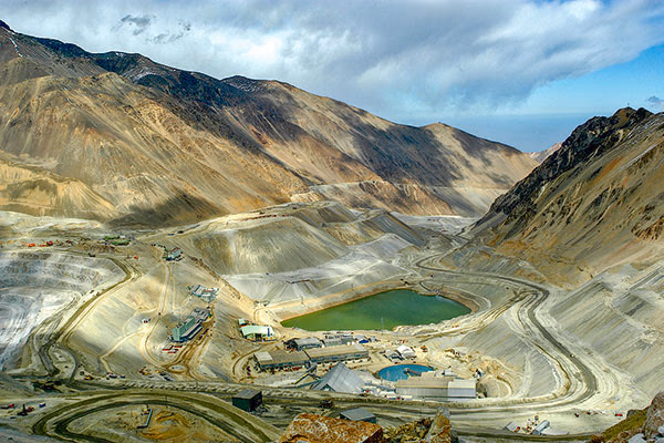 Golpe para Anglo American: Dirección ejecutiva del SEA califica desfavorablemente el proyecto Los Bronces Integrado cuya inversión supera los US$ 3.000 millones