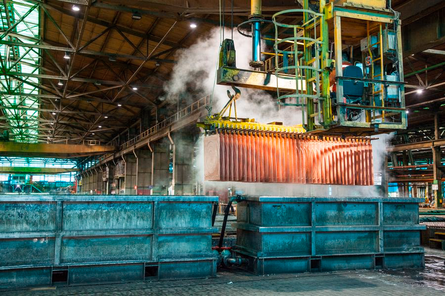 Gran minería opera con una baja de 35% en sus dotaciones y advierte impacto en producción