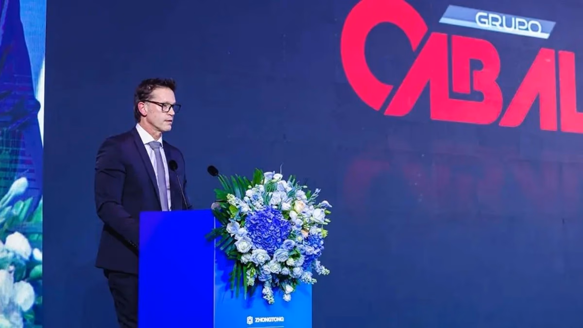 Grupo Cabal recibe prestigioso reconocimiento en China por impulsar electromovilidad chilena