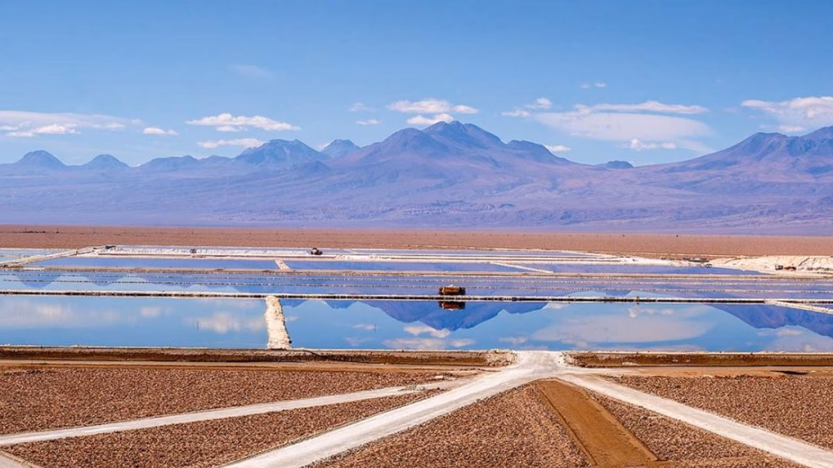 Guerra entre Israel y Hamas lleva a suspender inauguración de planta de Albemarle en salar de Atacama