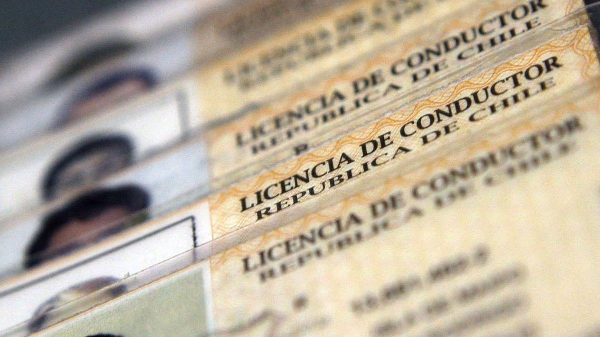 Guía Completa 2025: Cómo Obtener la Licencia de Conducir Clase B – Requisitos y Educación Necesaria