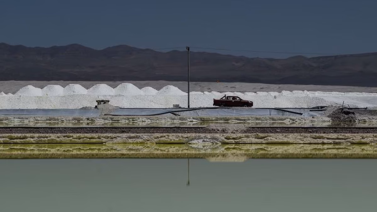 Hacienda Prevé una Caída del 26% en los Ingresos por Litio