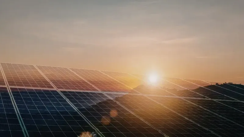Harvard crea panel solar que adapta su función según temporada y clima
