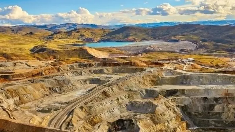 Hudbay Minerals ofrece resultados récord en el cuarto trimestre y el año completo de 2025; Cumple la Producción Consolidada de Cobre y Oro 2025 y la Guía de Costes