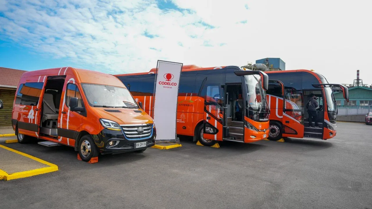 Ventanas se convierte en la primera operación de Codelco en alcanzar 100% de electromovilidad en el transporte de sus trabajadores