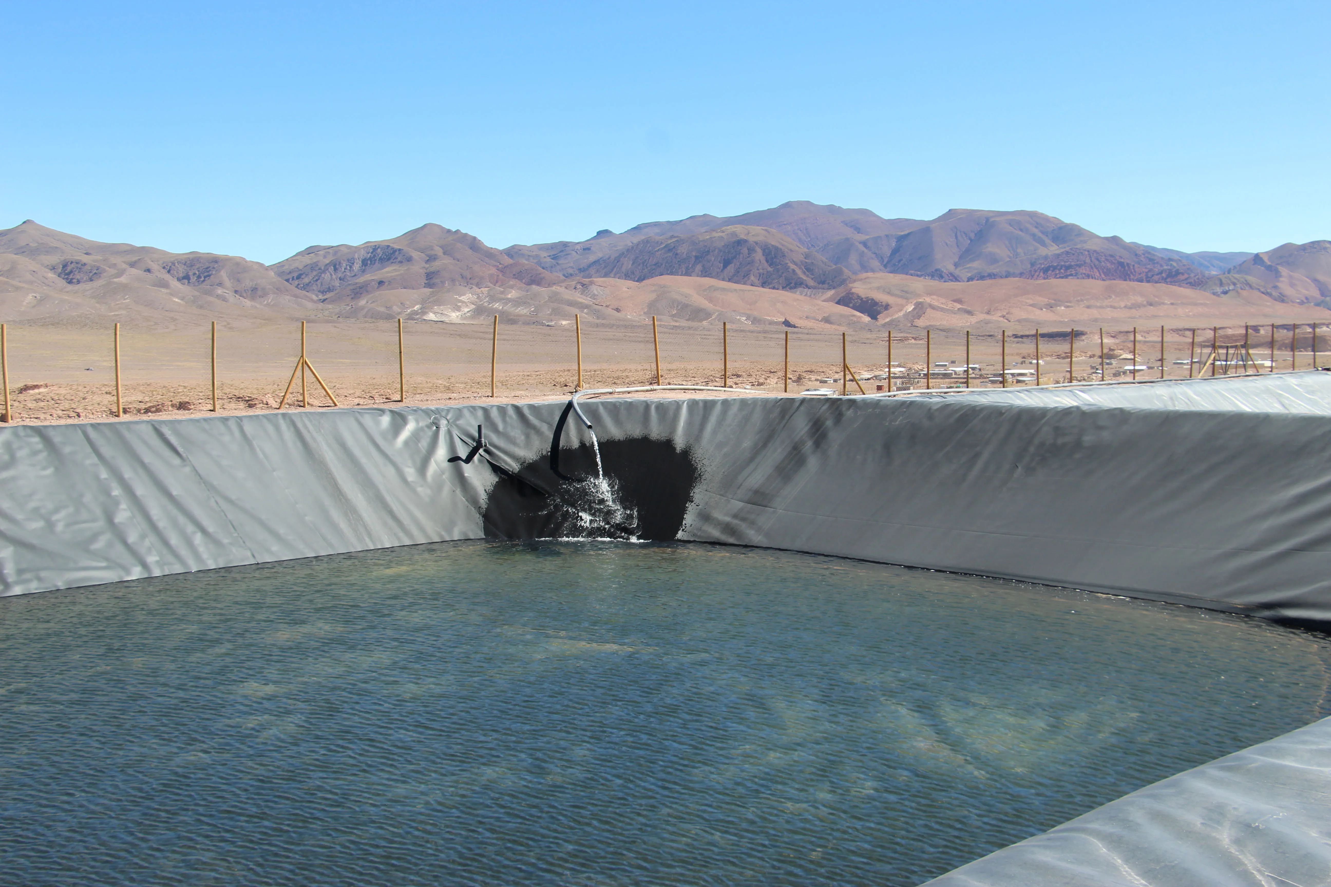 Piscina Yerbas Buenas 01
