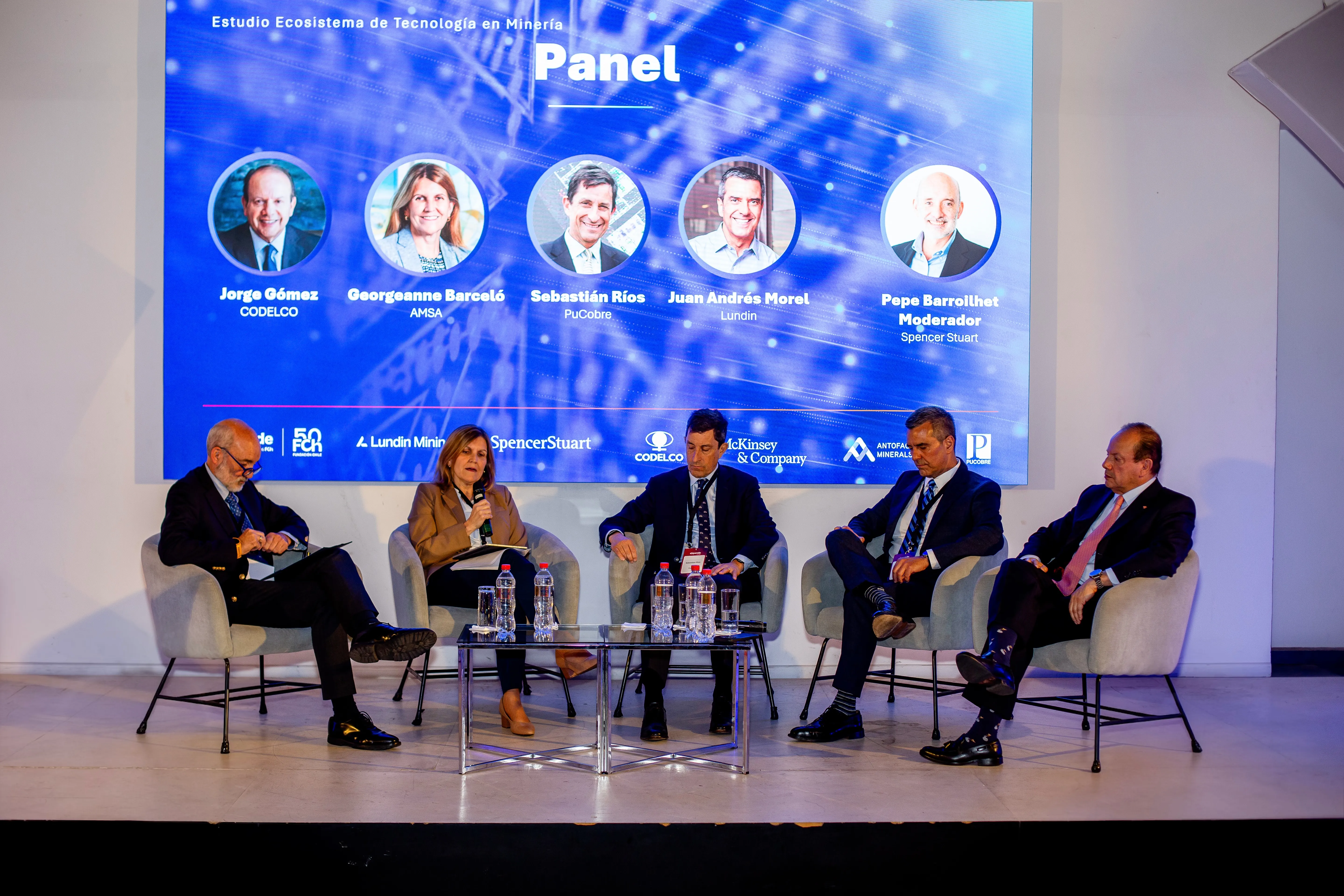 El panel que analizó el Estudio de ecosistema de tecnología en minería, elaborado por McKinsey y Expande Minería