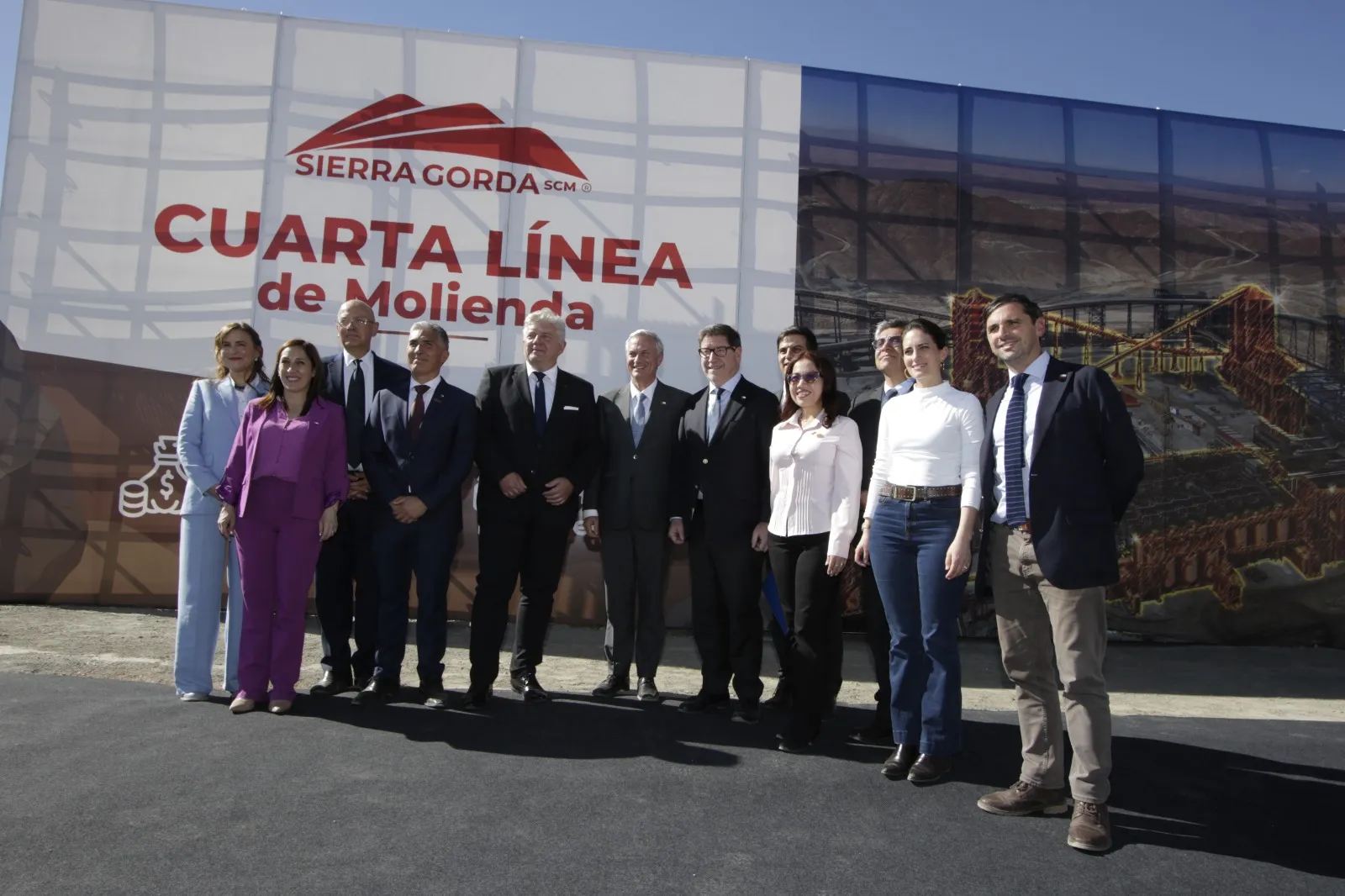 Presidente José Antonio Kast encabeza hito de primera roca de cuarta línea de molienda en Sierra Gorda SCM