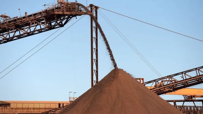 Importaciones de hierro en China crecen 10% impulsadas por demanda y exportaciones australianas