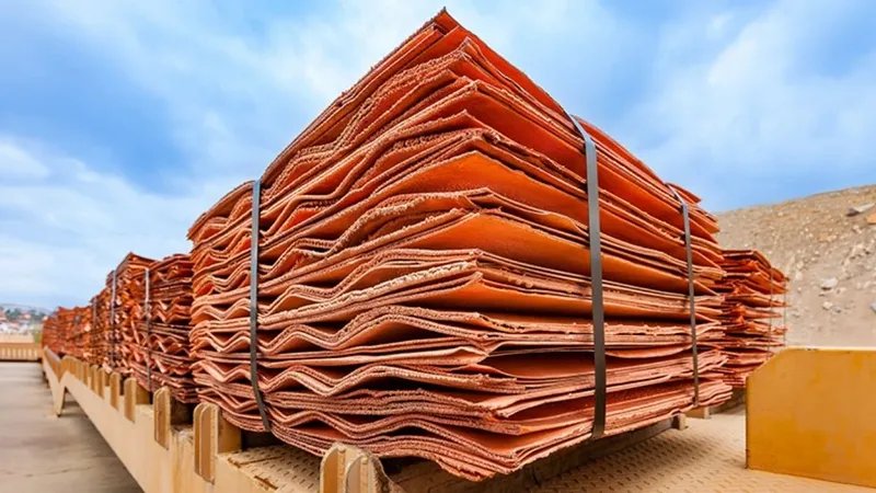Inventarios de cobre en COMEX superan las 603 mil toneladas y reactivan arbitraje global con foco en EE.UU.