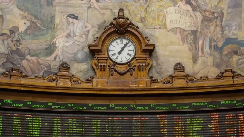 IPSA sube 0,92% y vuelve a rozar 11.000 puntos tras señales de diálogo en Medio Oriente