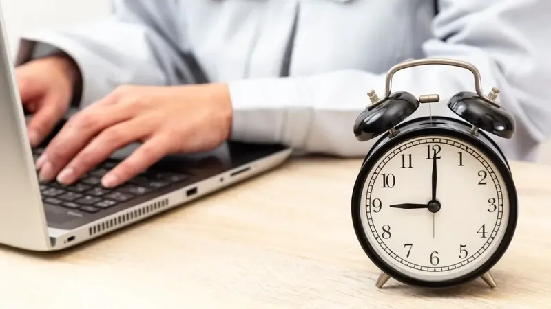 Jornada laboral bajará a 42 horas desde el 26 de abril de 2026 en Chile