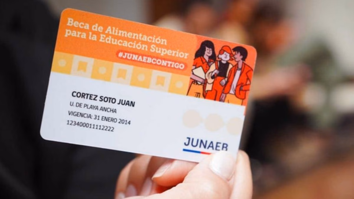 JUNAEB incrementa beca de alimentación universitaria en $3.000 para 2025