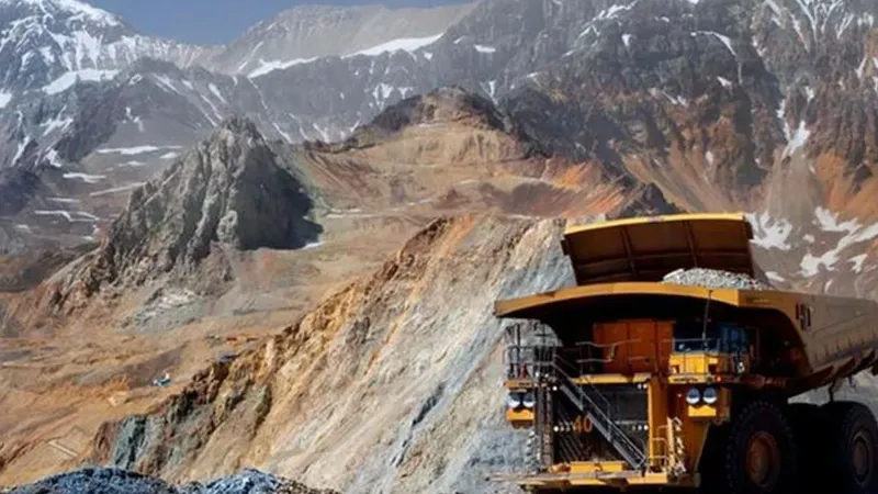 La producción industrial chilena repunta en septiembre, aunque la minería mantiene su retroceso