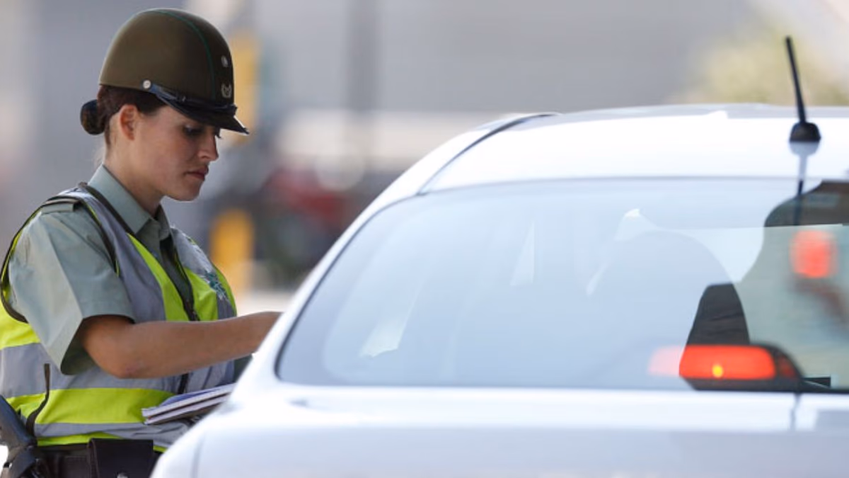 Las multas por manejar sin licencia y cómo evitarlas en Chile