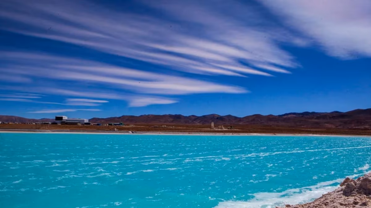 Litio argentino: paso a paso cómo llega el mineral de la tierra a las baterías