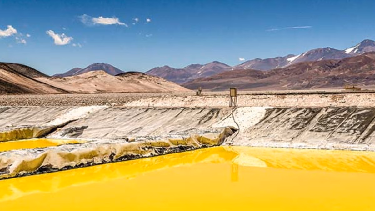 Litio de Argentina saldrá por puertos chilenos y desde ahí llegará a clientes como Tesla y BYD