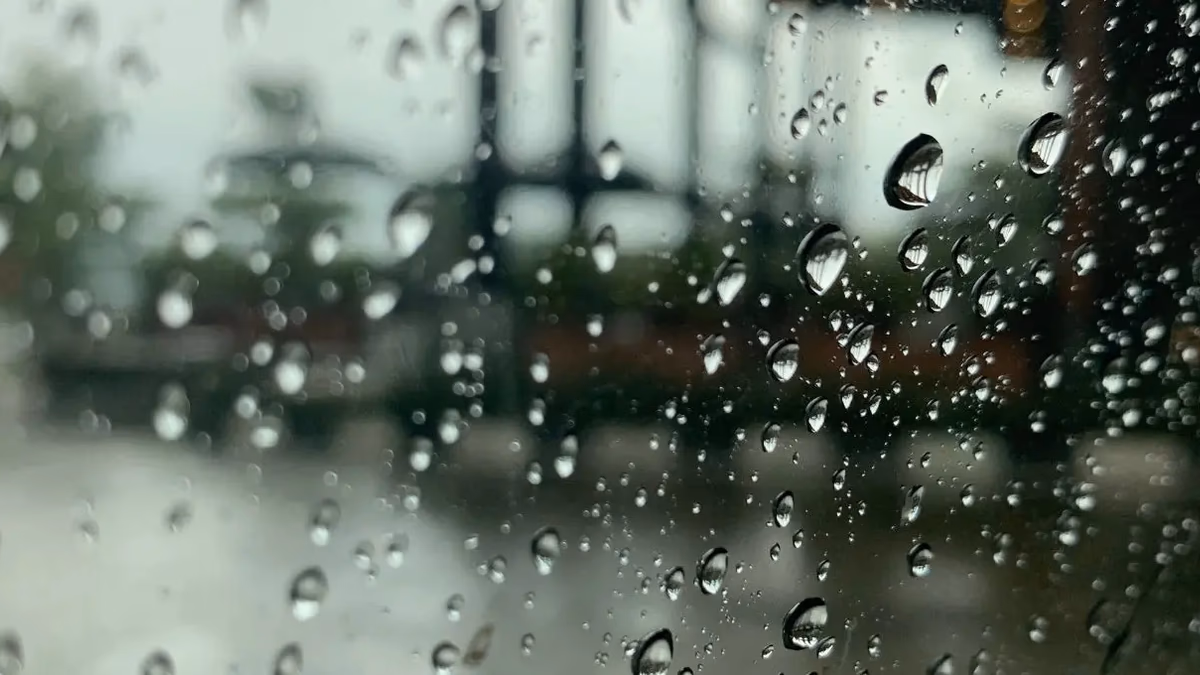 Lluvias afectarán al sur y Rapa Nui, Santiago tendrá cielos nublados