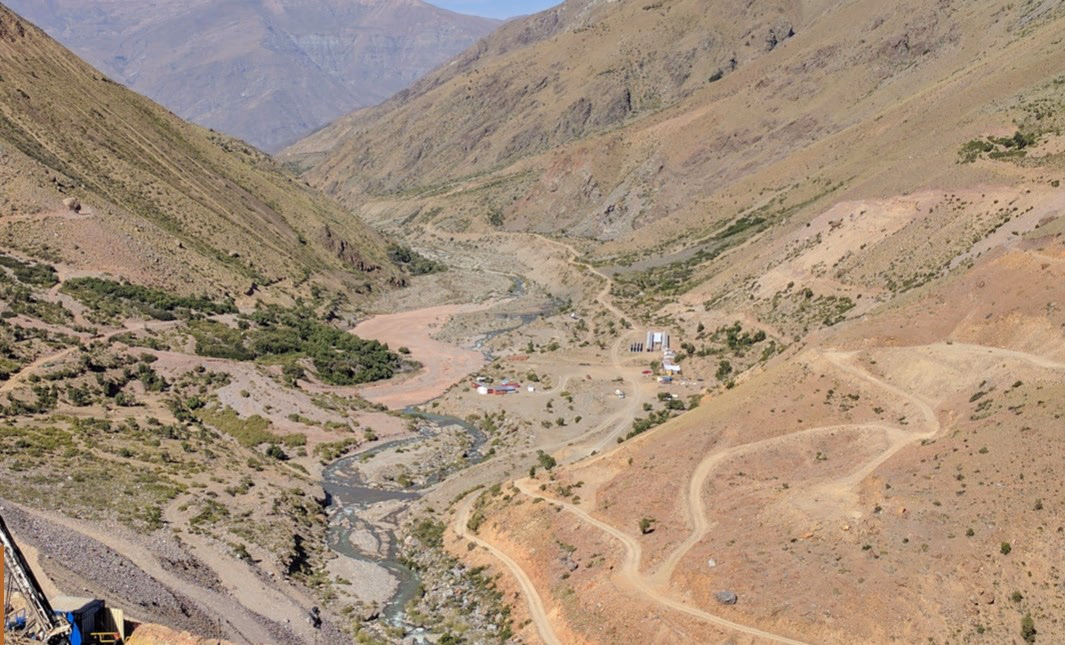 Los Andes Copper anuncia que la intersección de longitud total para CMV-001B es de 1177,15 m al 0,50 % de cobre equivalente, en el proyecto de cobre Vizcachitas, Chile