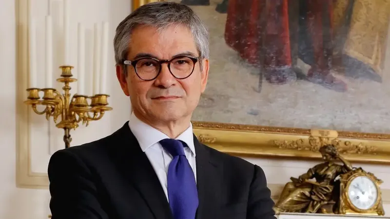 Mario Marcel renuncia como ministro de Hacienda para asumir cargo en el exterior