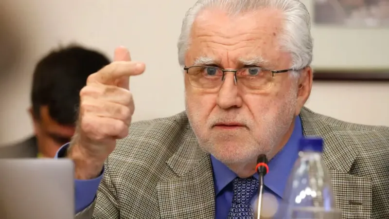 Máximo Pacheco defiende alianza Codelco-SQM