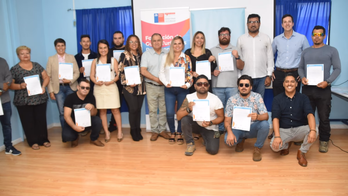 Mejillones fortalece su oferta turística con la certificación de 15 nuevos guías turístico-patrimoniales