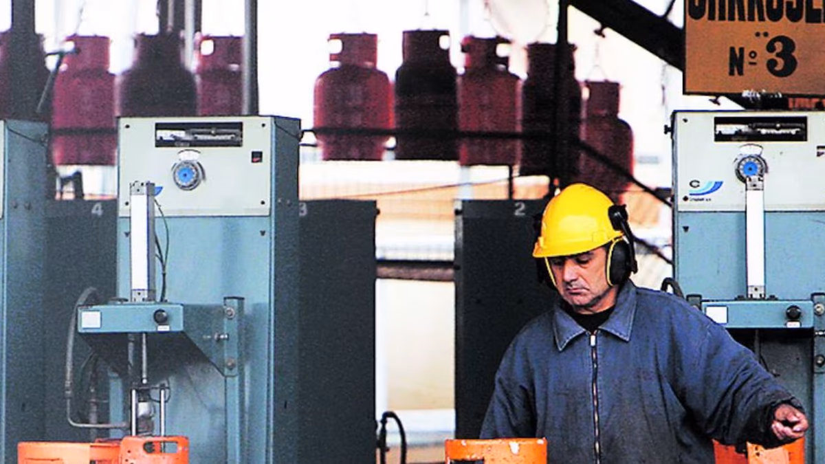 Mercado del gas licuado: informe encargado por la Comisión Nacional de Energía se contrapone al análisis de la FNE