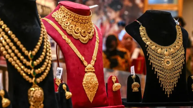Mercado del oro en India: precios récord afectan la oferta de chatarra