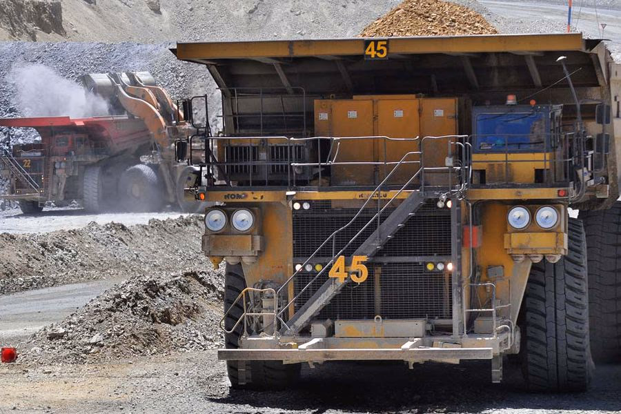 Minera del grupo Luksic reporta caída en producción de cobre por efecto de la sequía