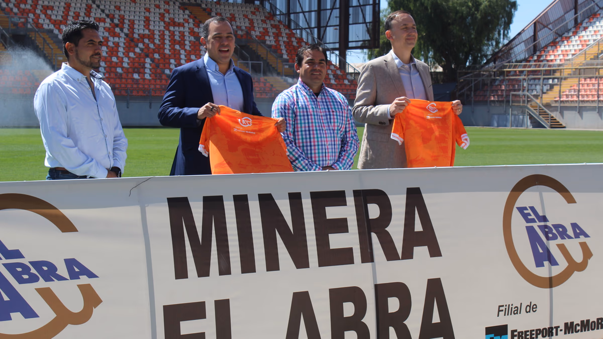 Minera El Abra renovó convenio con Club de Deportes Cobreloa