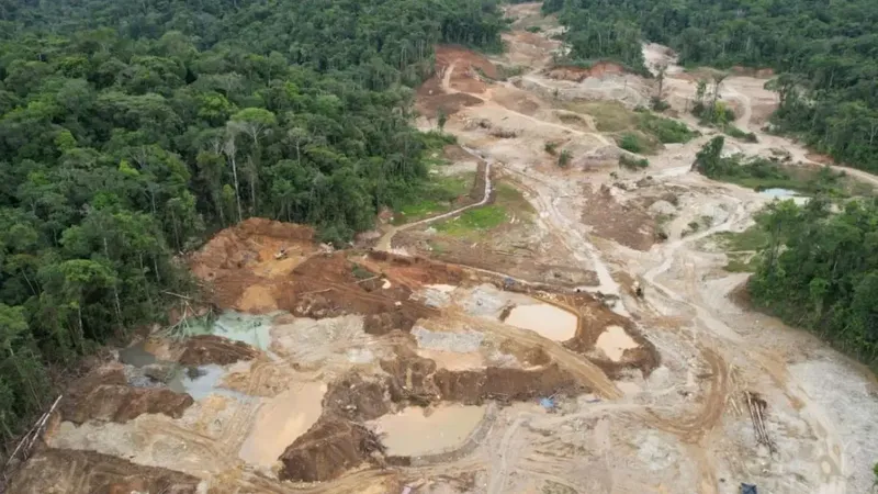 Minería ilegal: 40% de las entidades financieras no la detecta pese a operar en sectores de alto riesgo