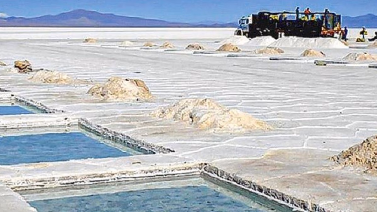Ministerio de Minería autoriza a Enami a incursionar en salares donde hay inversiones de empresas privadas