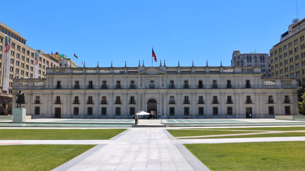 Ministerios buscan trabajadores y ofrecen sueldos de hasta $2,8 millones: ¿Qué propuestas laborales hay?