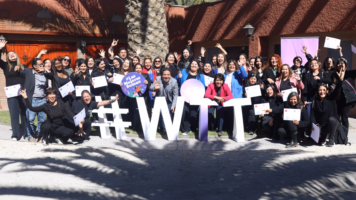 Mujeres de la Región de Atacama reciben formación como Líderes en Energía