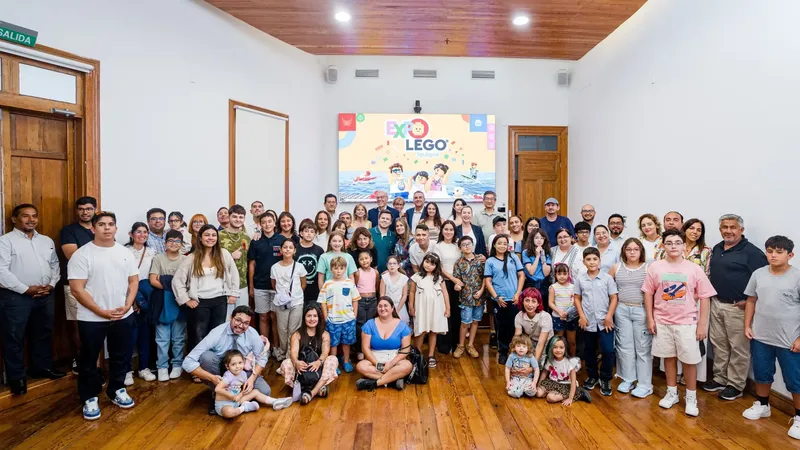 Mundo LEGO® llega a Sala de Arte Casa Collahuasi con exposición que apela a la creatividad e imaginación