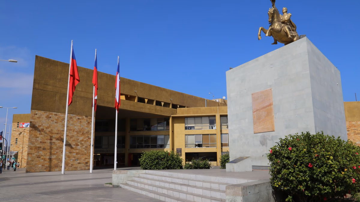 Municipalidad de Antofagasta ofrece más de 30 empleos con sueldos de hasta $1.200.000: ¿Cómo postular?