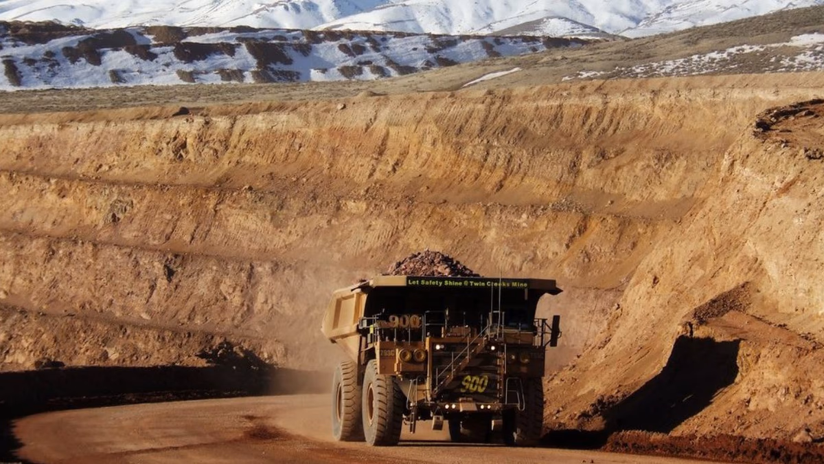 Newmont Corp supera estimaciones de ganancias en producción de oro