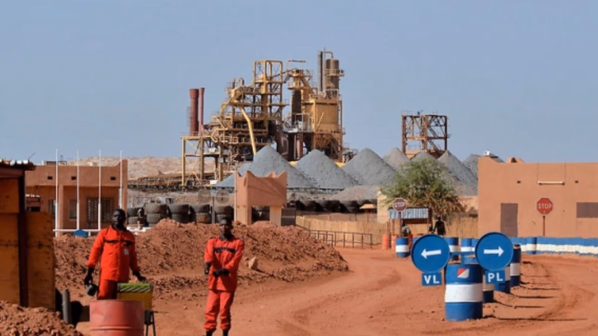 Níger rechaza plan de desarrollo de Orano y amenaza extracción de uranio