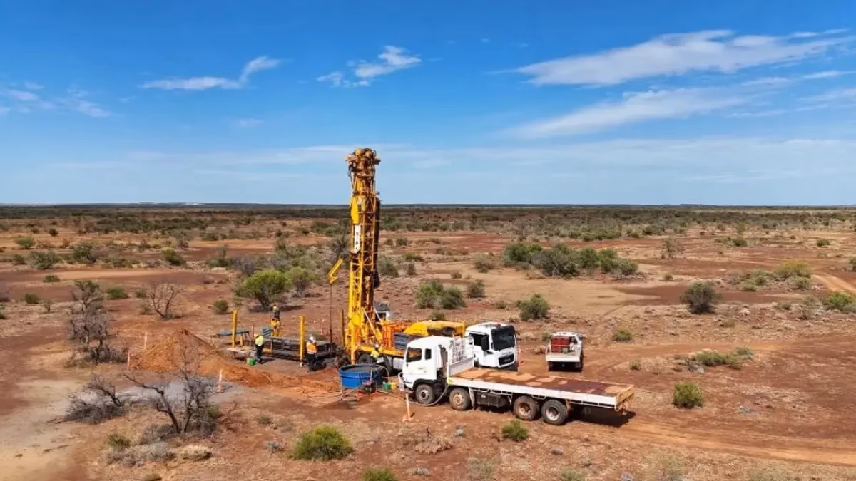 Octava Minerals concreta compra de Byro y avanza en minerales críticos en Australia