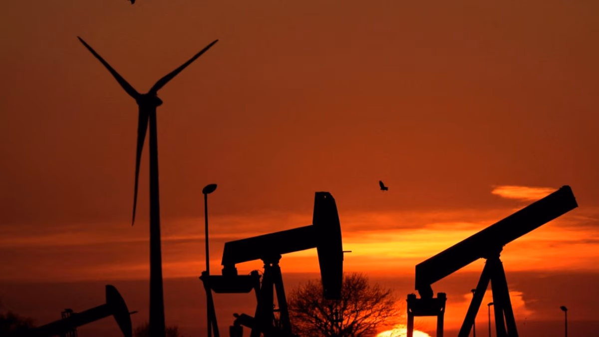 OPEP+ acuerda ampliar recortes de producción del petróleo hasta 2025