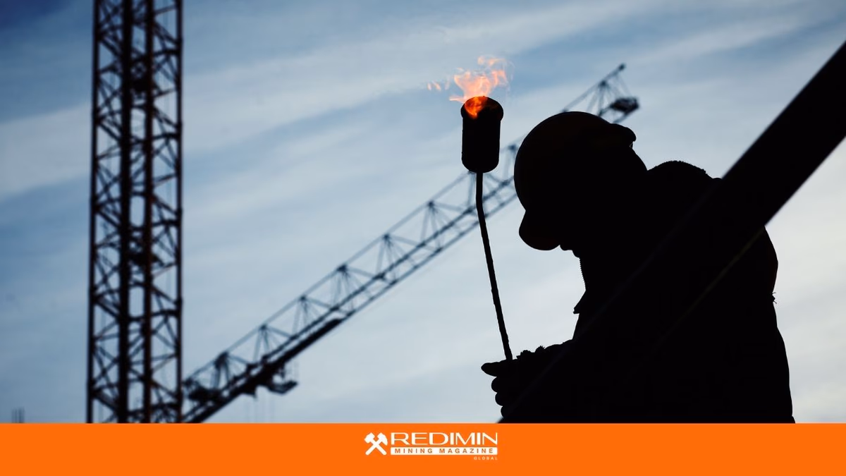 Oportunidades laborales en minería: descubre y postula hoy
