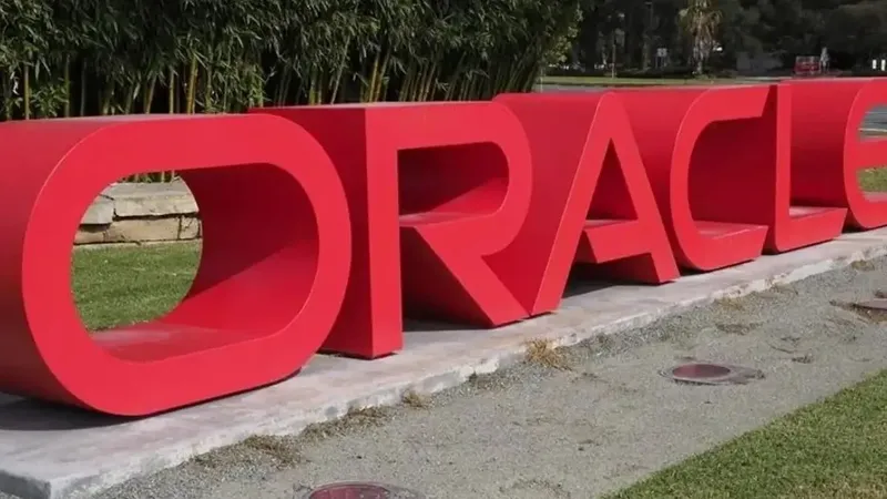 Oracle inicia despidos masivos mientras acelera su gasto en centros de datos para IA
