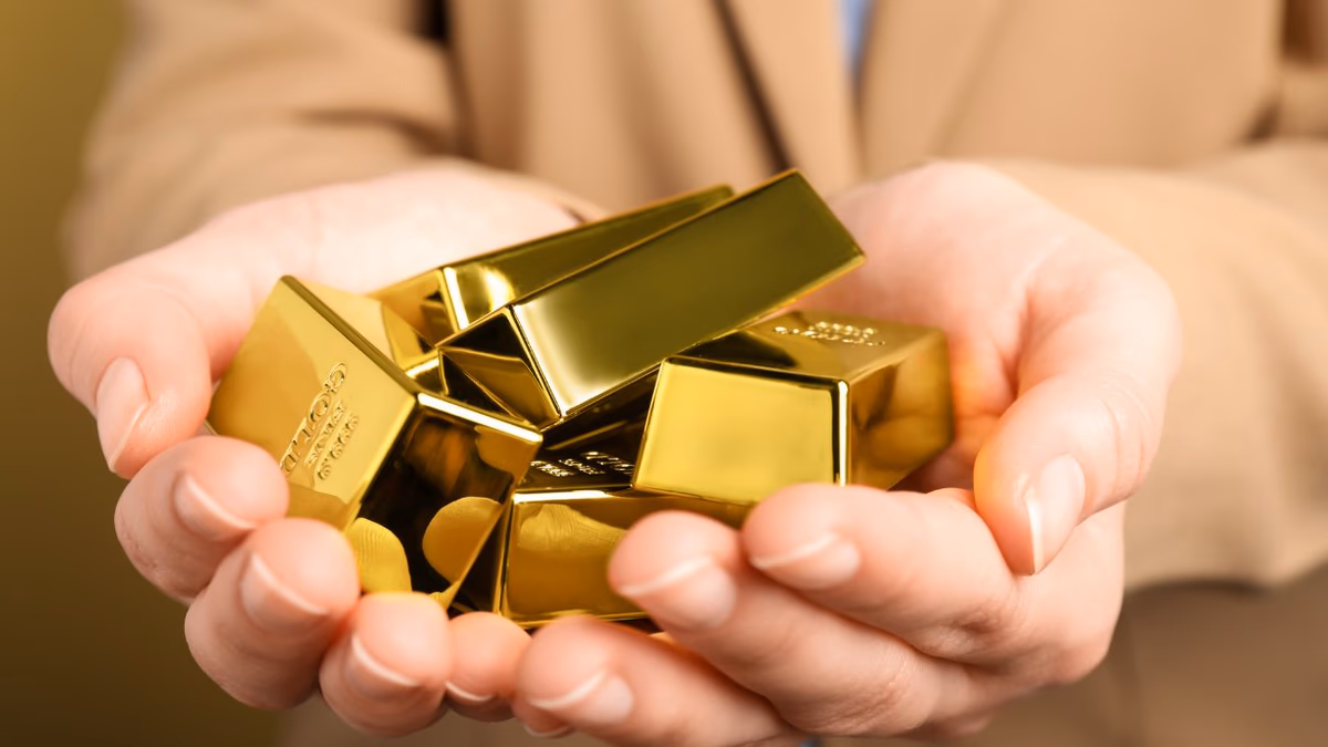Oro Alcanza Máximo Histórico de $2,918 Tras Nuevos Aranceles de Trump y Escalada en Tensiones Comerciales Globales