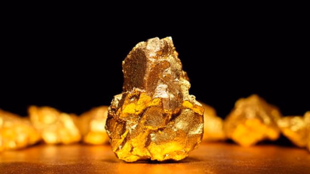 Oro Supera los US$2,000 y Se Encamina a su Mejor Año Desde 2020