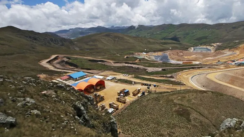 Perú apuesta por La Granja y Michiquillay para sostener su expansión de cobre, pero permisos frenan inversiones por US$64.071 millones