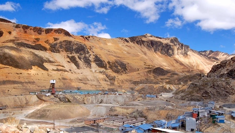 Perú apunta a producción local de baterías de litio, dice funcionario