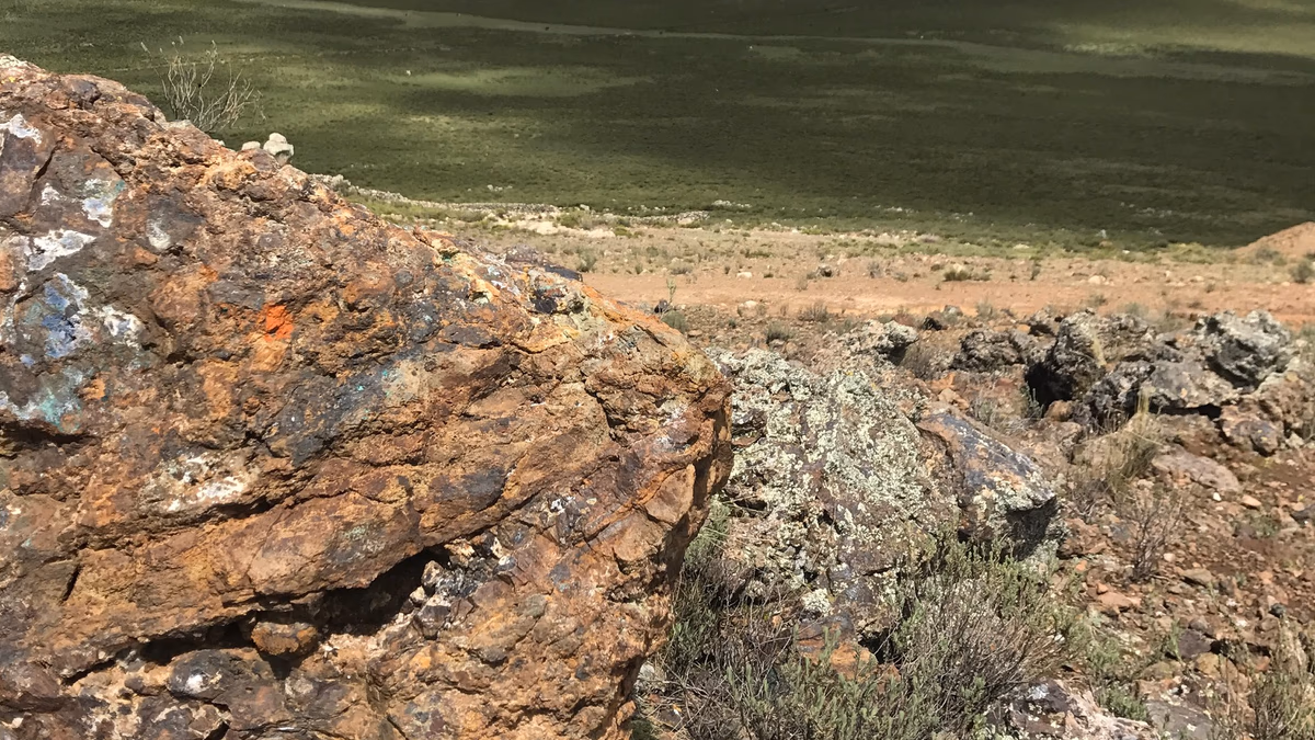 (Perú) Auryn confirma la edad de mineralización de intrusos en el distrito de Sombrero equivalente a depósitos importantes en el cinturón de Andahuaylas-Yauri