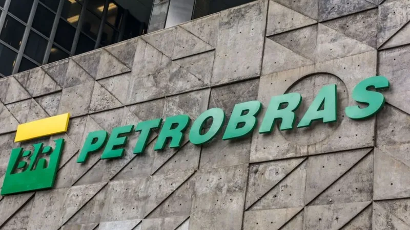 Petrobras enfrenta millonarios costos tras fracaso en desinversión de campos petroleros